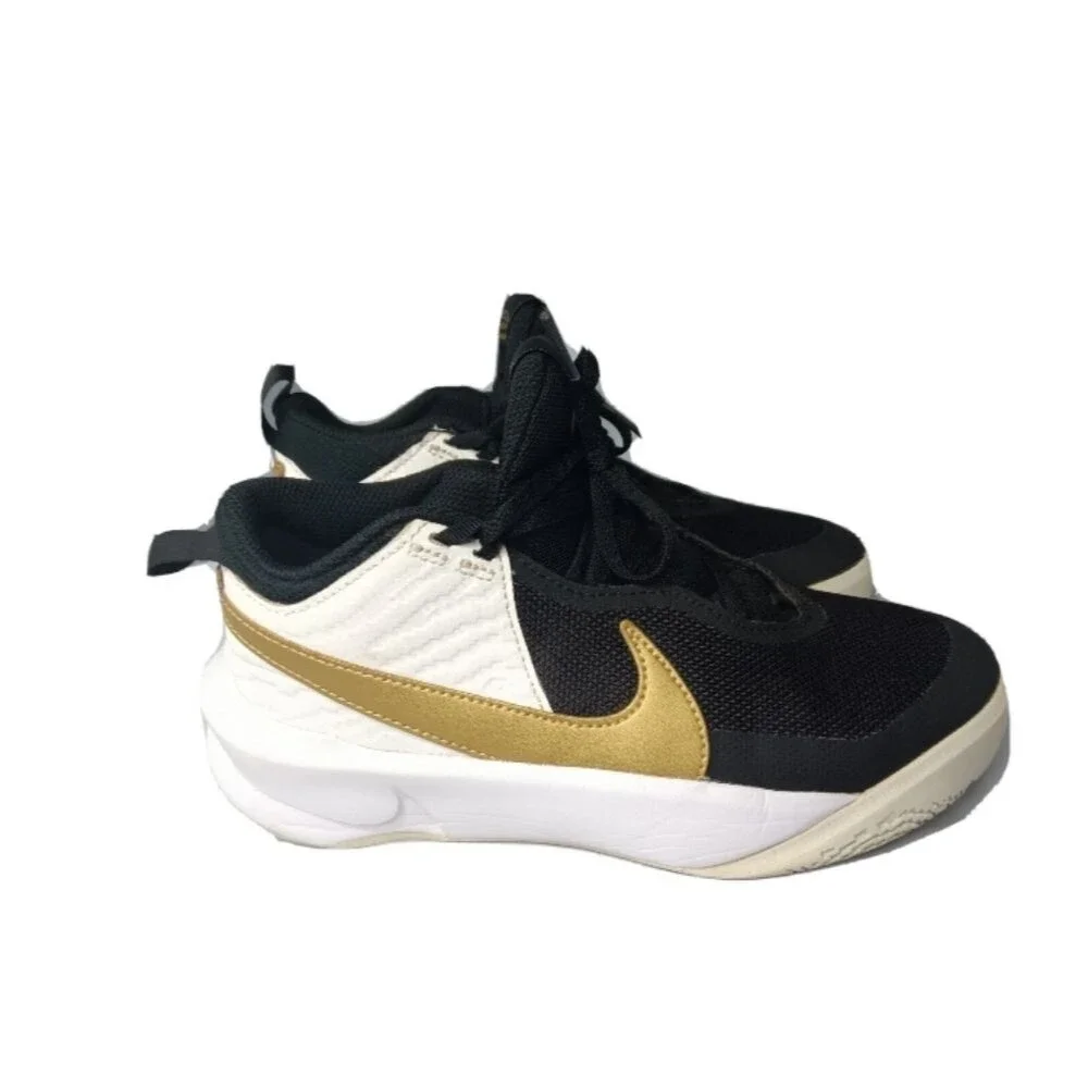 Nike Team Hustle D10 Black Metallic Gold (GS) Shoes Size 4 Y Sneakers